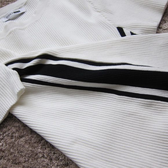 Fashion Nova T-shirt - Picture 6 of 9